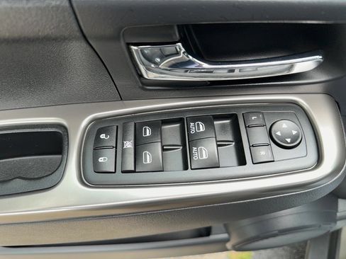 Used 2012 Jeep Liberty Limited Jet AWD/4WD image 16