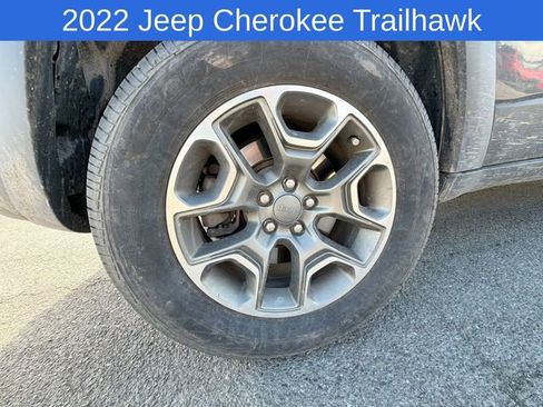 Used 2022 Jeep Cherokee Trailhawk w/ Sound & Nav Group AWD/4WD image 9