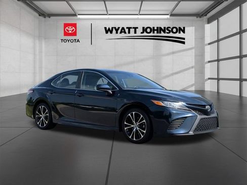 Used 2018 Toyota Camry SE FWD image 7