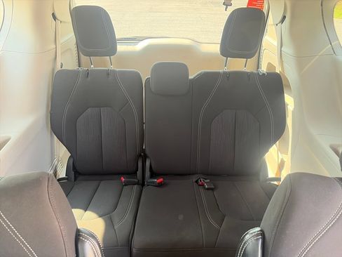 Used 2023 Chrysler Voyager LX FWD image 30