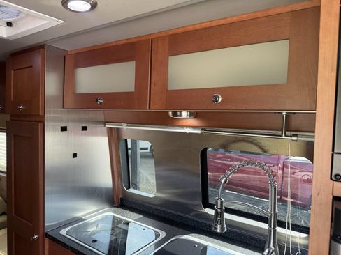 Used 2017 Mercedes-Benz Sprinter 3500 image 57