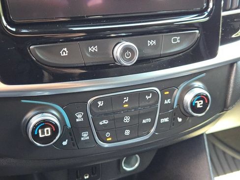 Certified 2023 Chevrolet Traverse LT AWD/4WD image 36