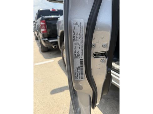 Used 2024 RAM 2500 Laramie AWD/4WD image 47