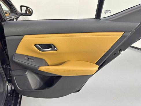 Used 2022 Nissan Sentra SV w/ SV Premium Package image 40