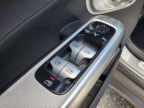 Used 2023 Mercedes-Benz GLC 300 4MATIC image 16