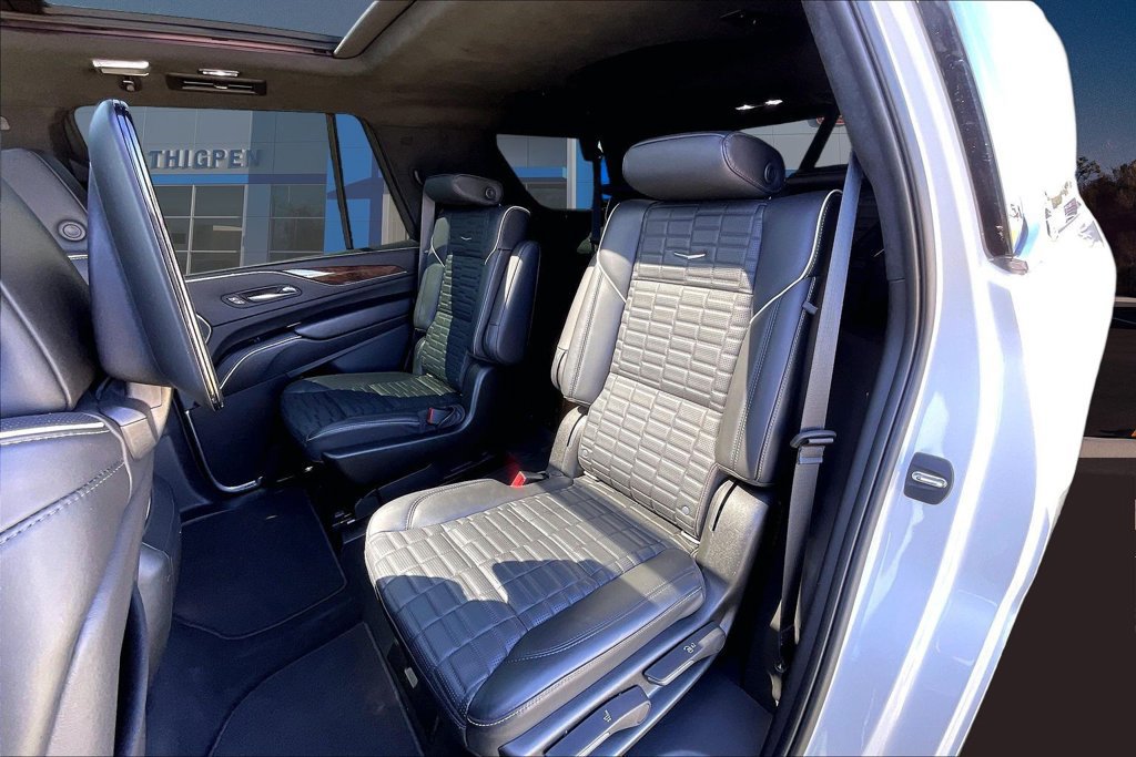 Used 2021 Cadillac Escalade Premium Luxury Platinum AWD/4WD image 25