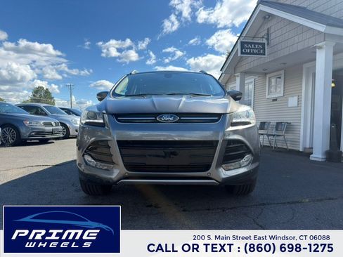 Used 2014 Ford Escape Titanium w/ Equipment Group 401A AWD/4WD image 2