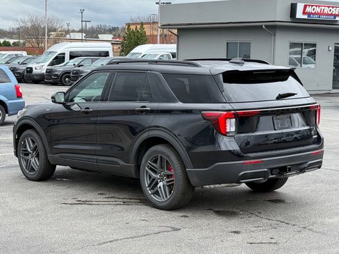New 2026 Ford Explorer ST-Line w/ ST-Line Street Pack image 3