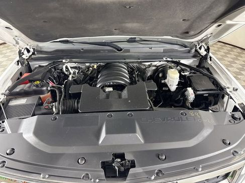 Used 2016 Chevrolet Suburban LS RWD image 31