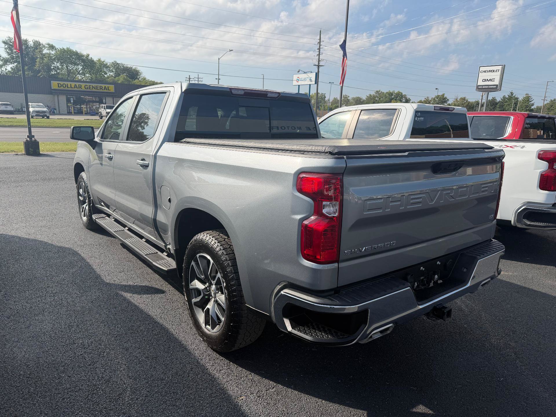 Used 2024 Chevrolet Silverado 1500 LT AWD/4WD image 2