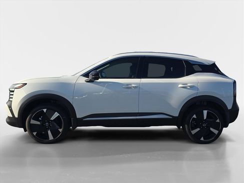 New 2026 Nissan Kicks SR AWD/4WD image 2