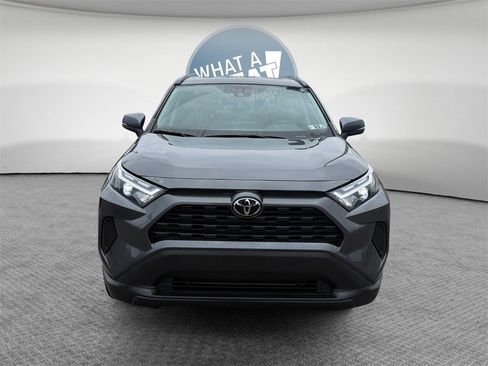 Used 2022 Toyota RAV4 XLE w/ Convenience Package image 9