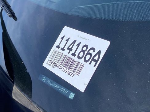 Used 2023 Chevrolet Traverse LT image 11