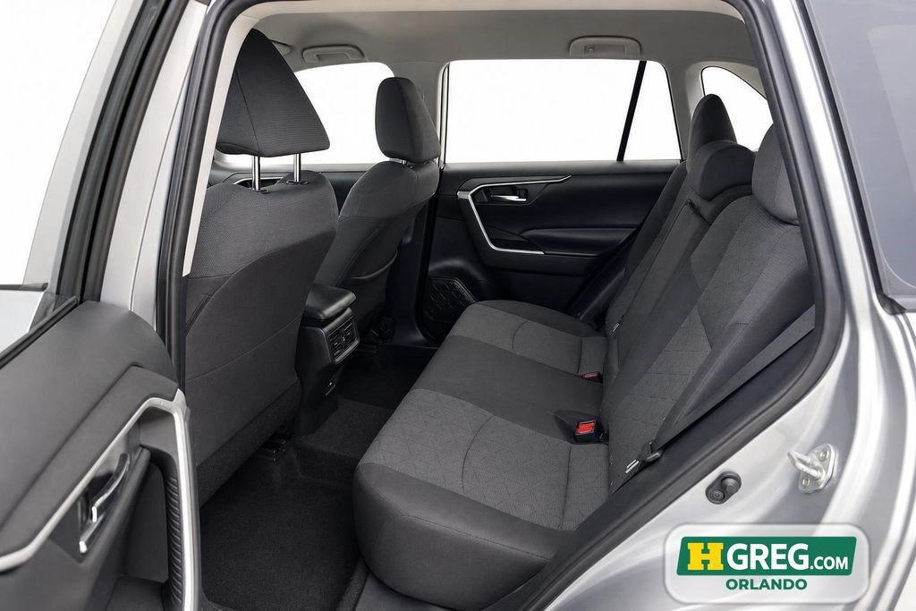 Used 2021 Toyota RAV4 XLE FWD image 10