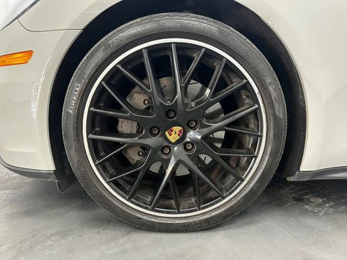 Used 2018 Porsche Panamera 4S image 78