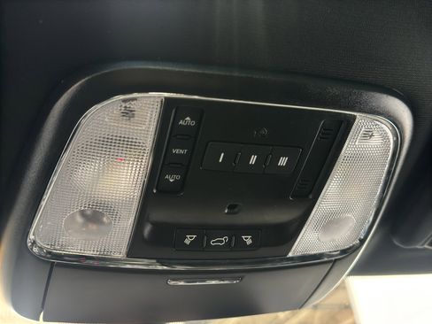 Used 2020 Dodge Durango R/T image 35