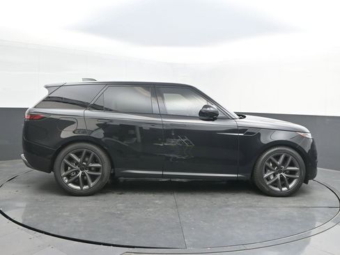 New 2026 Land Rover Range Rover Sport SE AWD/4WD image 8