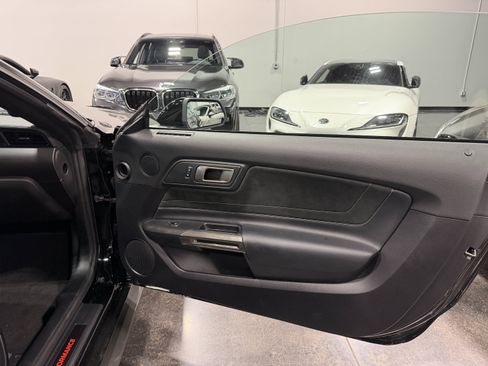 Used 2018 Ford Mustang Shelby GT350 w/ Convenience Package RWD image 15