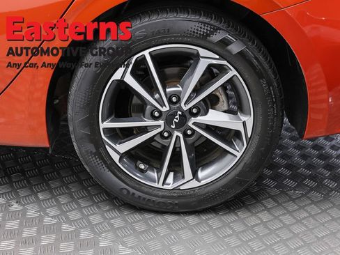 Used 2023 Kia Forte LXS w/ LXS Technology Package FWD image 8