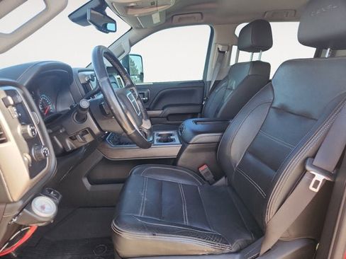 Used 2019 GMC Sierra 2500 Denali w/ Duramax Plus Package AWD/4WD image 9