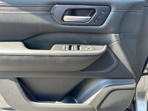 New 2025 Nissan Armada SL w/ Captain's Chari Seat Package image 7