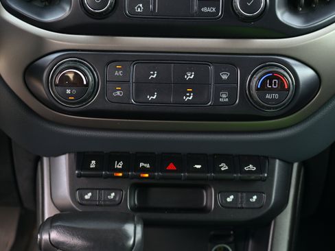 Used 2021 Chevrolet Colorado Z71 w/ Safety Package image 22