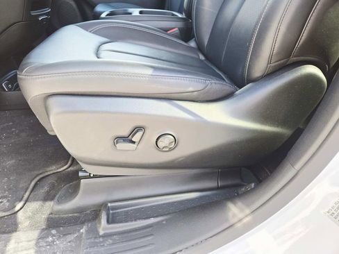 Used 2026 Chrysler Voyager LX image 37