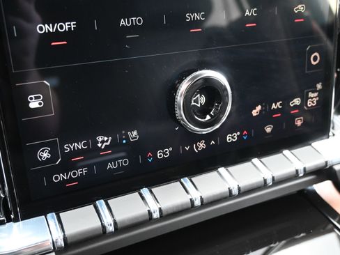 Used 2025 GMC Yukon Denali image 23