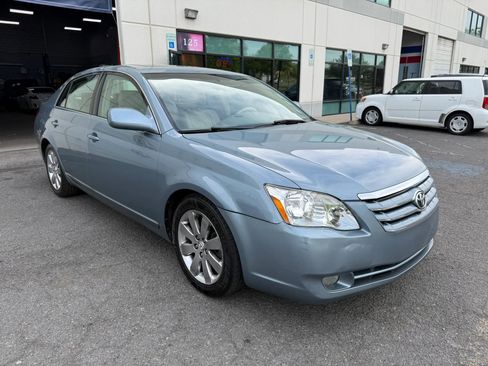 Used 2005 Toyota Avalon XLS FWD image 7