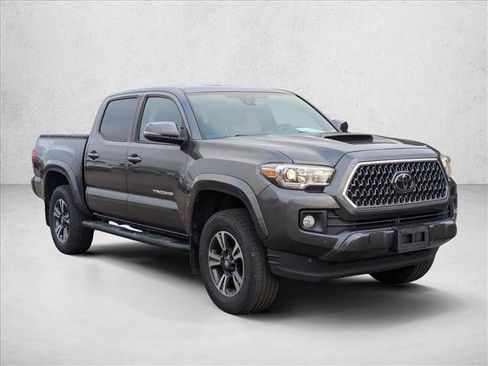 Used 2019 Toyota Tacoma TRD Sport AWD/4WD image 3