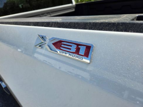 Used 2025 GMC Sierra 1500 SLT AWD/4WD image 10