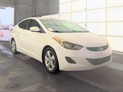 Used 2013 Hyundai Elantra GLS FWD image 2