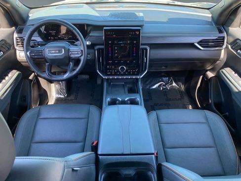Used 2024 GMC Acadia AT4 AWD/4WD image 10