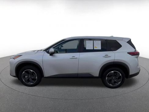Used 2025 Nissan Rogue SV FWD image 7