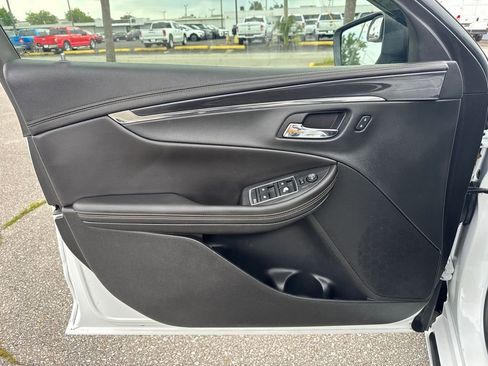 Used 2018 Chevrolet Impala LT w/ LT Leather Package FWD image 10