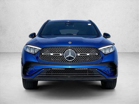 Used 2026 Mercedes-Benz GLC 300 image 3