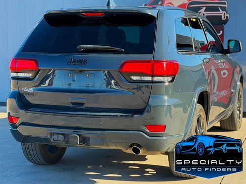 Used 2017 Jeep Grand Cherokee Altitude image 6