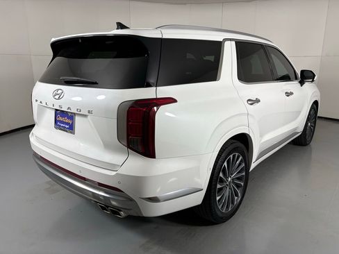 Used 2024 Hyundai Palisade Calligraphy image 8