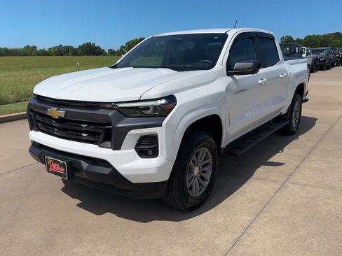 Used 2024 Chevrolet Colorado LT w/ LT Convenience Package III RWD image 5