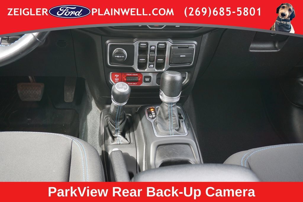 Used 2022 Jeep Wrangler Unlimited Rubicon 4xe w/ Cold Weather Group AWD/4WD image 15
