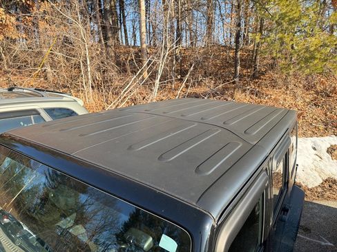 Used 2018 Jeep Wrangler Unlimited Sport S image 7