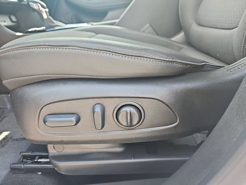 Used 2024 Buick Encore GX Preferred w/ Comfort Package AWD/4WD image 33