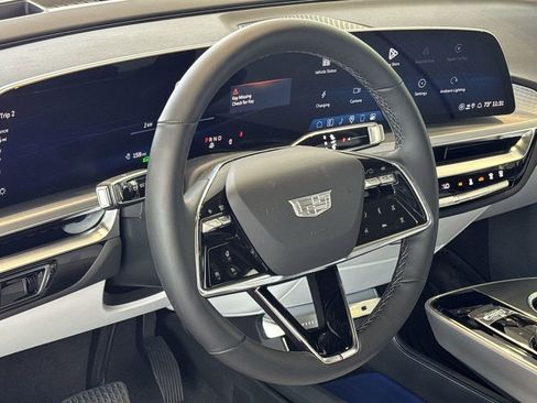 New 2025 Cadillac Lyriq Luxury AWD/4WD image 15