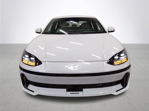 Certified 2025 Hyundai Ioniq 6 SEL image 3