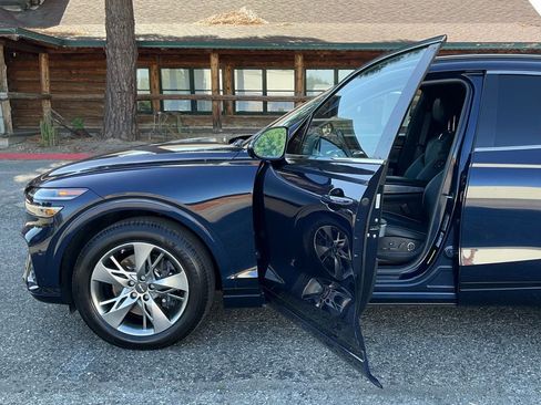 Used 2022 Genesis GV70 3.5T Sport w/ Sport Advanced Package AWD/4WD image 43