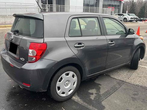 Used 2014 Scion xD image 5