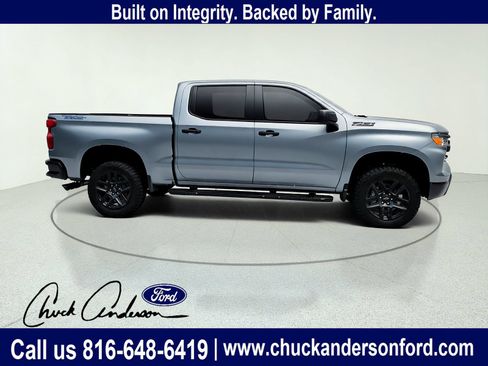 Used 2025 Chevrolet Silverado 1500 Custom Trail Boss w/ Dark Appearance Package AWD/4WD image 10