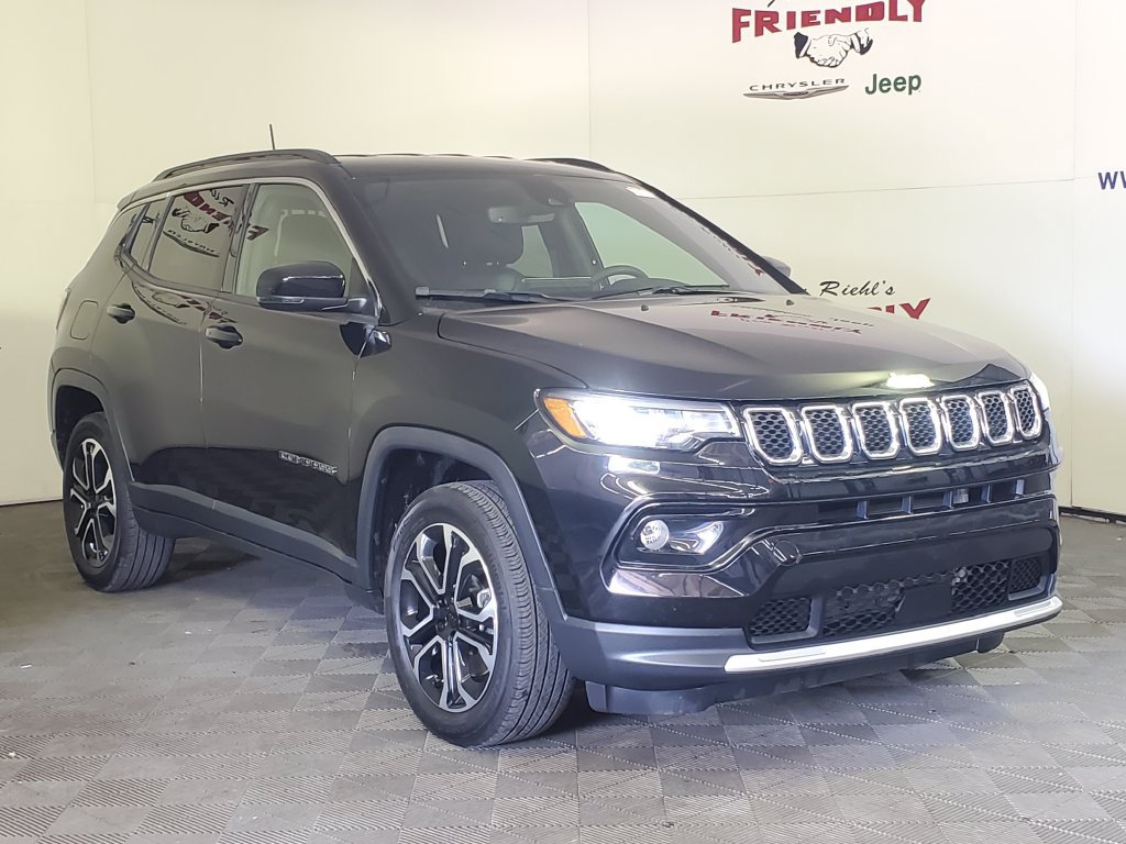 Used 2023 Jeep Compass Limited AWD/4WD image 2