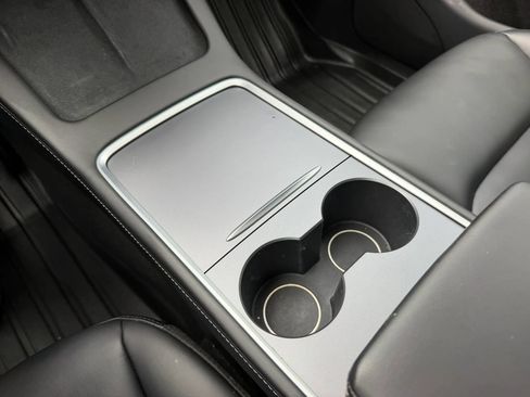 Used 2023 Tesla Model Y AWD image 23