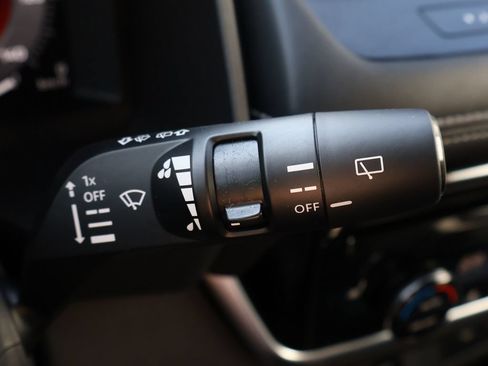 Used 2025 Nissan Rogue SL FWD image 39